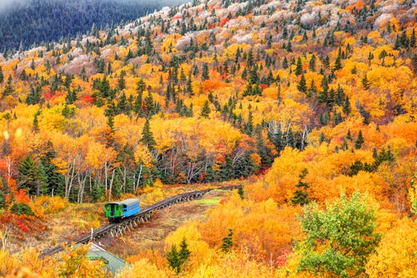 9 places in the world with the most intense fall colors for 2022