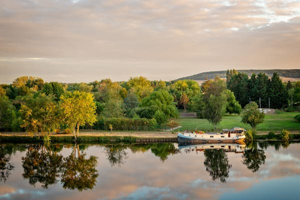 Bonding over Burgundy: Nourishing outdoor adventures