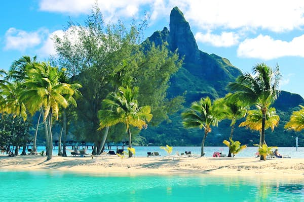 Hiking in Bora Bora: you’ve never seen the lagoon from this angle before