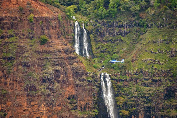 How to choose a helicopter tour in Kaua‘i