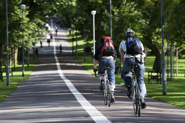 How to explore Edinburgh on two wheels (and the best bike routes in town)