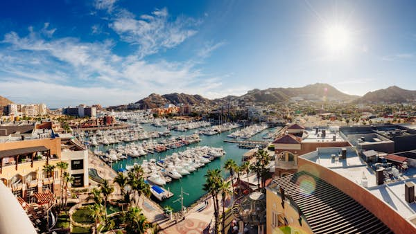 The best seasons in Los Cabos for sun, water sports and margaritas