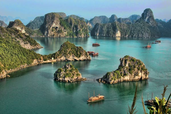 Visiting Halong Bay: tips to plan your cruise