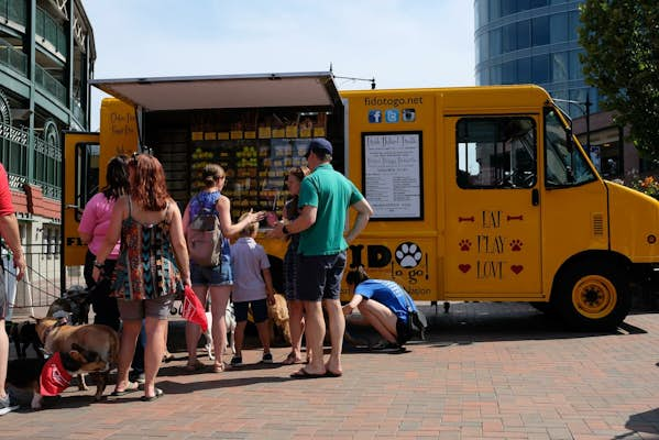 These 6 dog-friendly food trucks are worth sniffing out